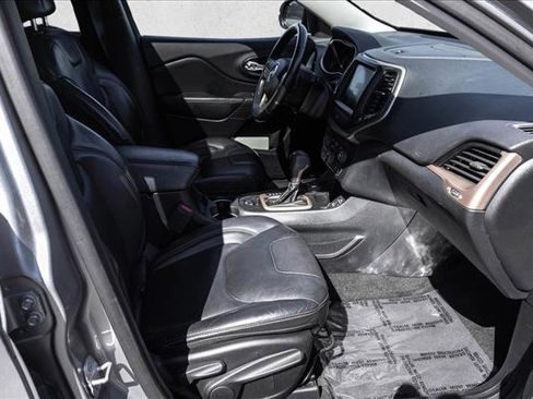 Used 2016 Jeep Cherokee Limited AWD/4WD image 25