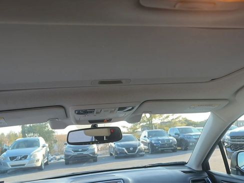 Used 2015 Subaru Outback 2.5i Limited image 35