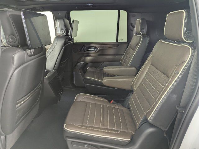Used 2026 GMC Yukon XL Denali Ultimate AWD/4WD image 16