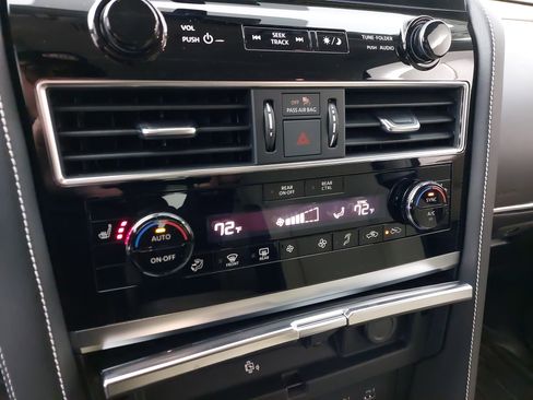 Used 2023 INFINITI QX80 Premium Select w/ Cargo Package image 25