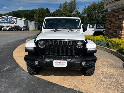Used 2022 Jeep Gladiator Sport AWD/4WD image 2