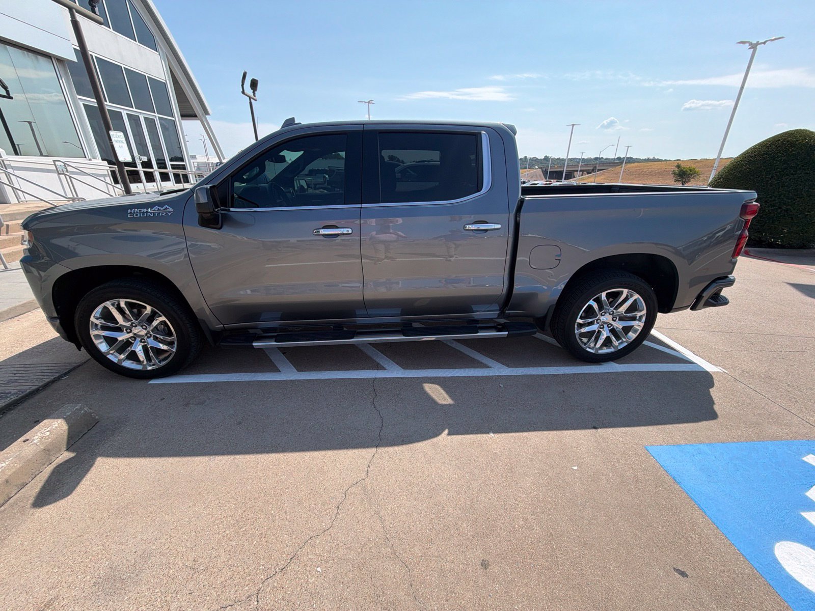 Used 2021 Chevrolet Silverado 1500 High Country AWD/4WD image 14