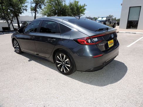 Used 2024 Honda Civic EX-L image 7