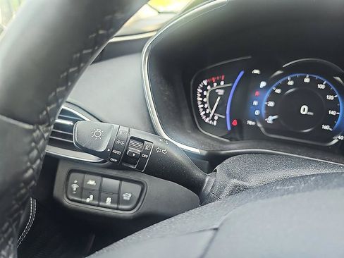 Used 2019 Hyundai Santa Fe FWD image 20