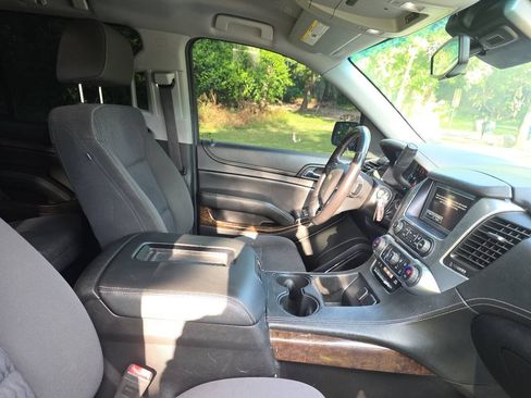 Used 2018 Chevrolet Tahoe LS w/ Enhanced Driver Alert Package RWD image 17