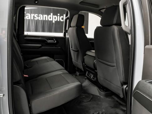 Used 2024 Chevrolet Silverado 2500 LT image 39