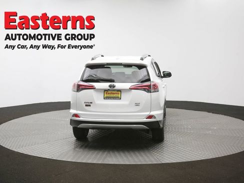 Used 2018 Toyota RAV4 XLE AWD/4WD image 40