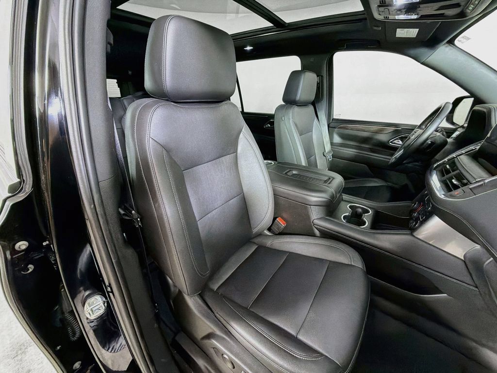 Used 2023 Chevrolet Suburban Z71 w/ Luxury Package AWD/4WD image 27