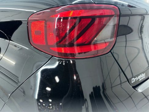 Used 2022 Hyundai Venue SEL image 34