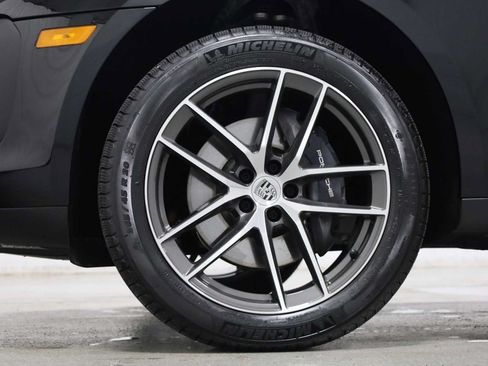 Certified 2026 Porsche Macan AWD/4WD image 40