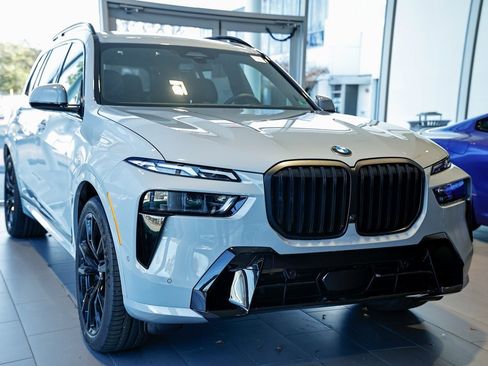 New 2026 BMW X7 xDrive40i w/ M Sport Package image 1