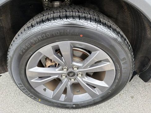 Used 2023 Ford Explorer XLT w/ Equipment Group 202A image 17