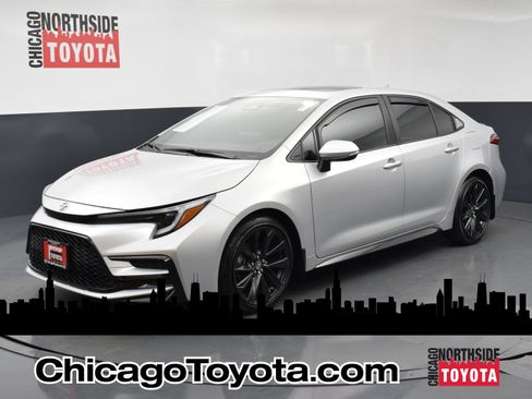 Used 2025 Toyota Corolla XSE FWD image 1