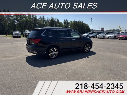 Used 2017 Honda Pilot Touring image 3