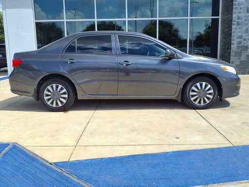 Used 2010 Toyota Corolla LE image 24
