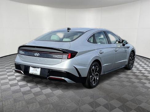 Used 2025 Hyundai Sonata SEL FWD image 6