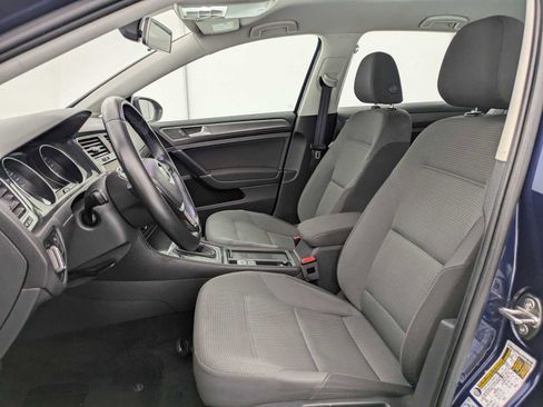 Used 2019 Volkswagen e-Golf SE w/ Driver Assistance Package FWD image 16