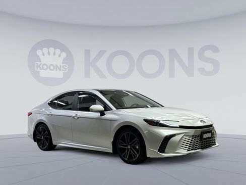 Used 2025 Toyota Camry XSE image 14