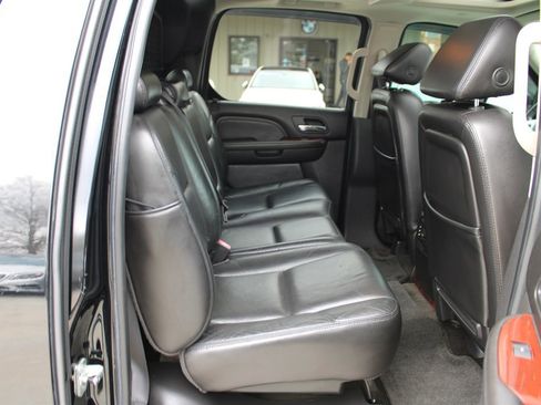 Used 2007 Cadillac Escalade EXT w/ Information Package image 27