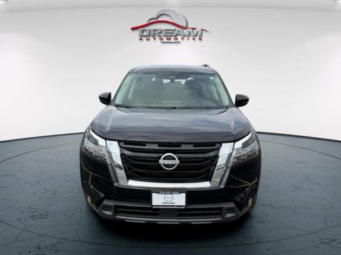 Used 2025 Nissan Pathfinder SV AWD/4WD image 2