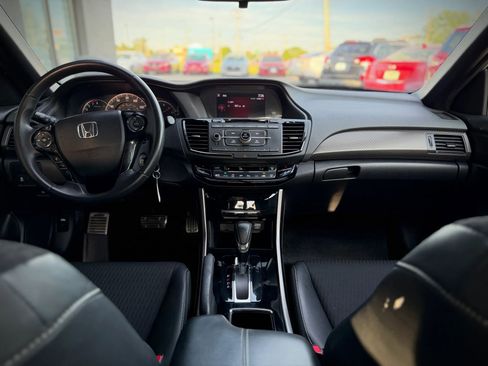 Used 2017 Honda Accord Sport image 8