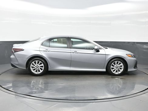 Used 2023 Toyota Camry LE FWD image 7
