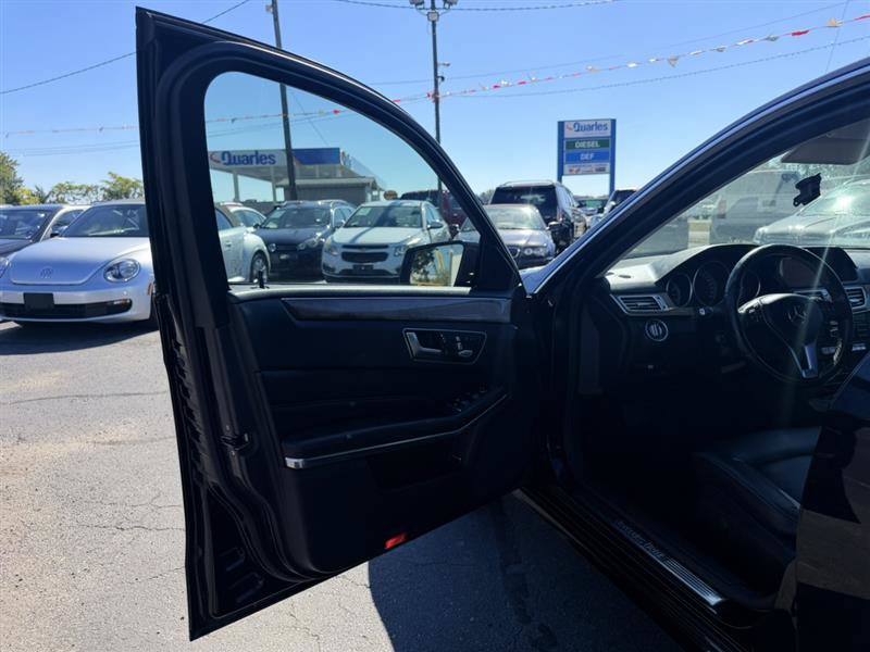 Used 2014 Mercedes-Benz E 250 BlueTEC 4MATIC Sedan image 18