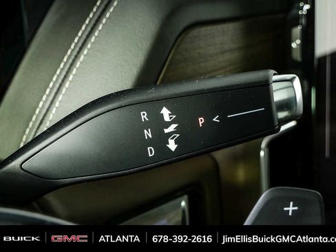 Used 2026 GMC Yukon Denali Ultimate AWD/4WD image 17