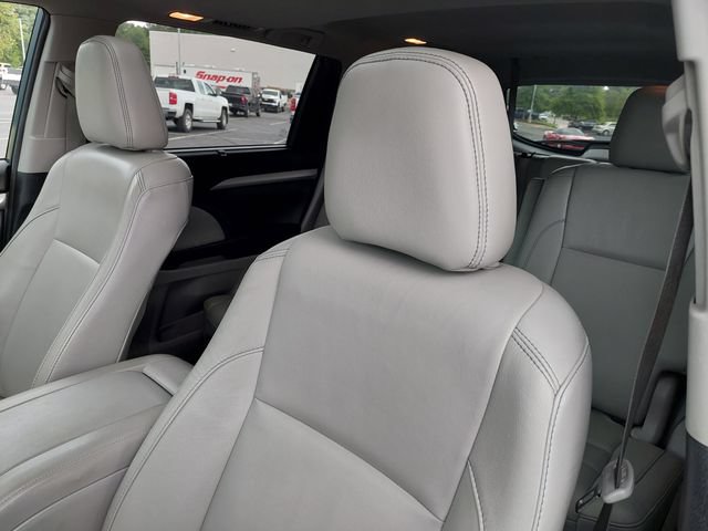 Used 2018 Toyota Highlander XLE AWD/4WD image 6