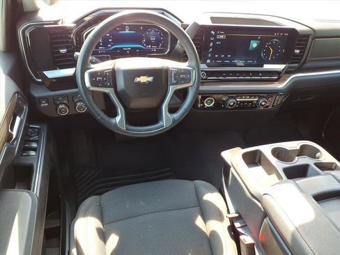 Used 2023 Chevrolet Silverado 1500 LT AWD/4WD image 14