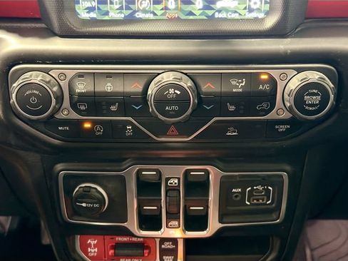Used 2021 Jeep Gladiator Rubicon AWD/4WD image 16