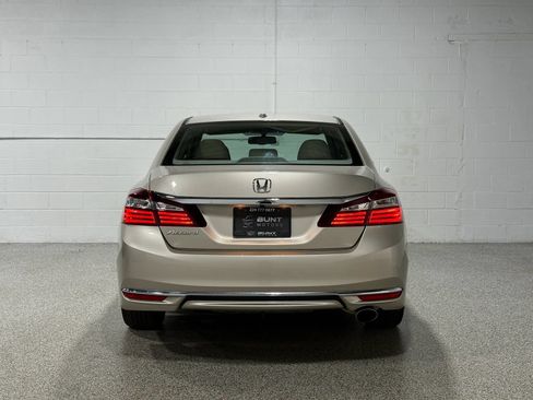 Used 2017 Honda Accord EX-L image 7