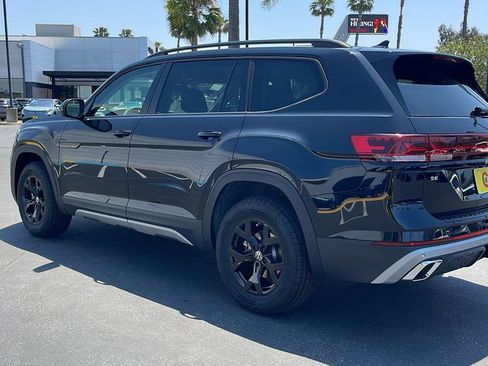 New 2025 Volkswagen Atlas Peak Edition SE image 11