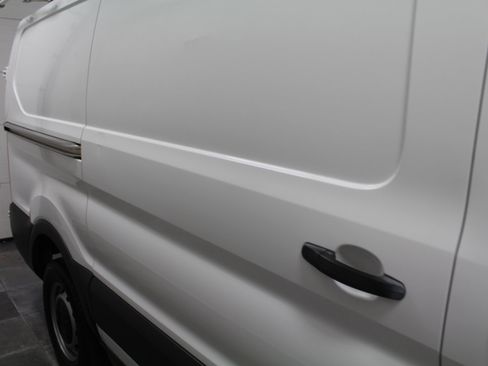 Used 2018 Ford Transit 250 130 Low Roof image 37