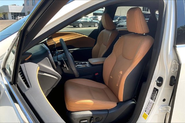 Used 2024 Lexus RX 350 Premium w/ Accessory Package (Z1) AWD/4WD image 21