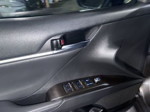 Used 2021 Toyota Camry XLE image 20