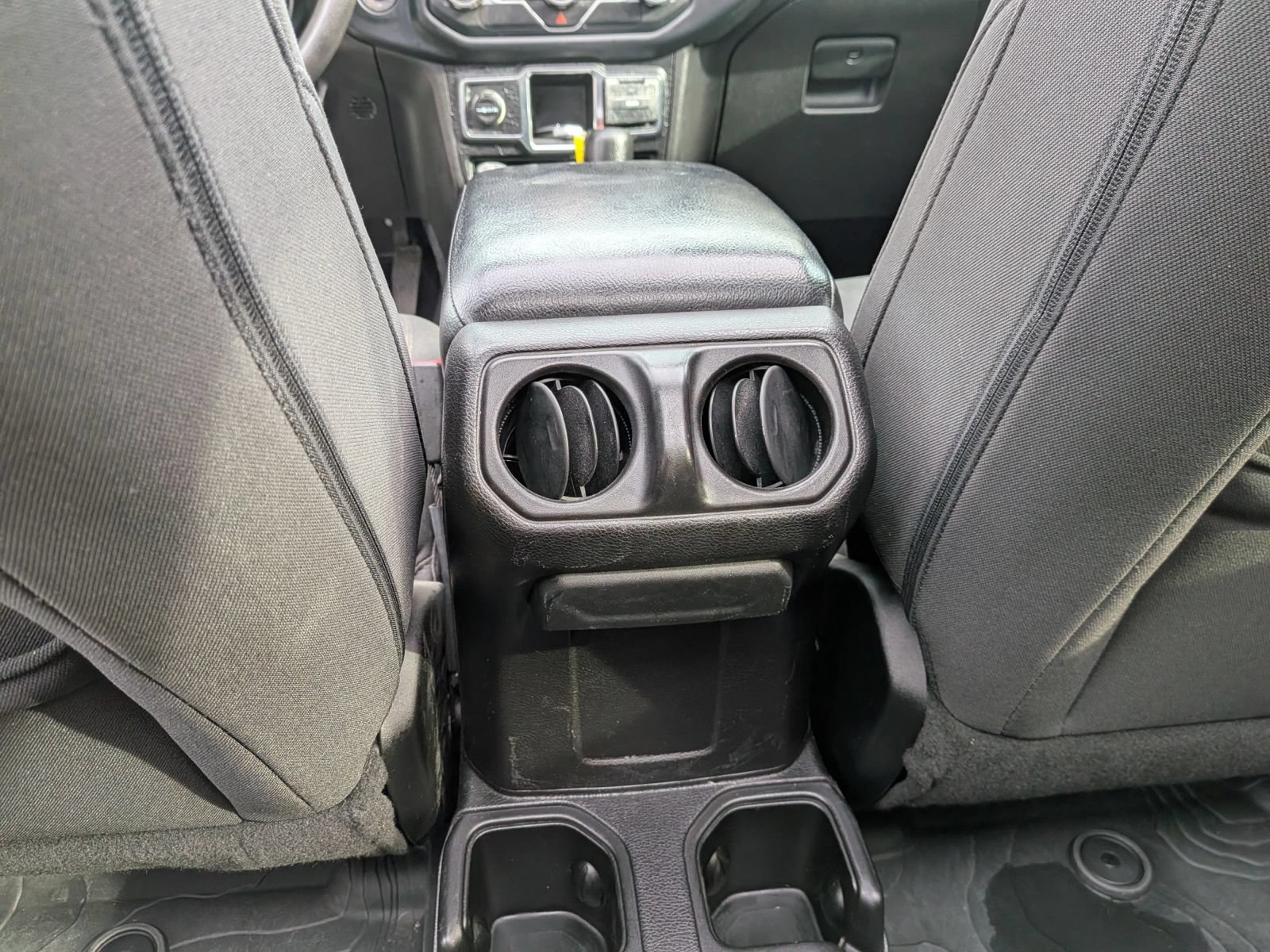 Used 2018 Jeep Wrangler Unlimited Sport AWD/4WD image 37