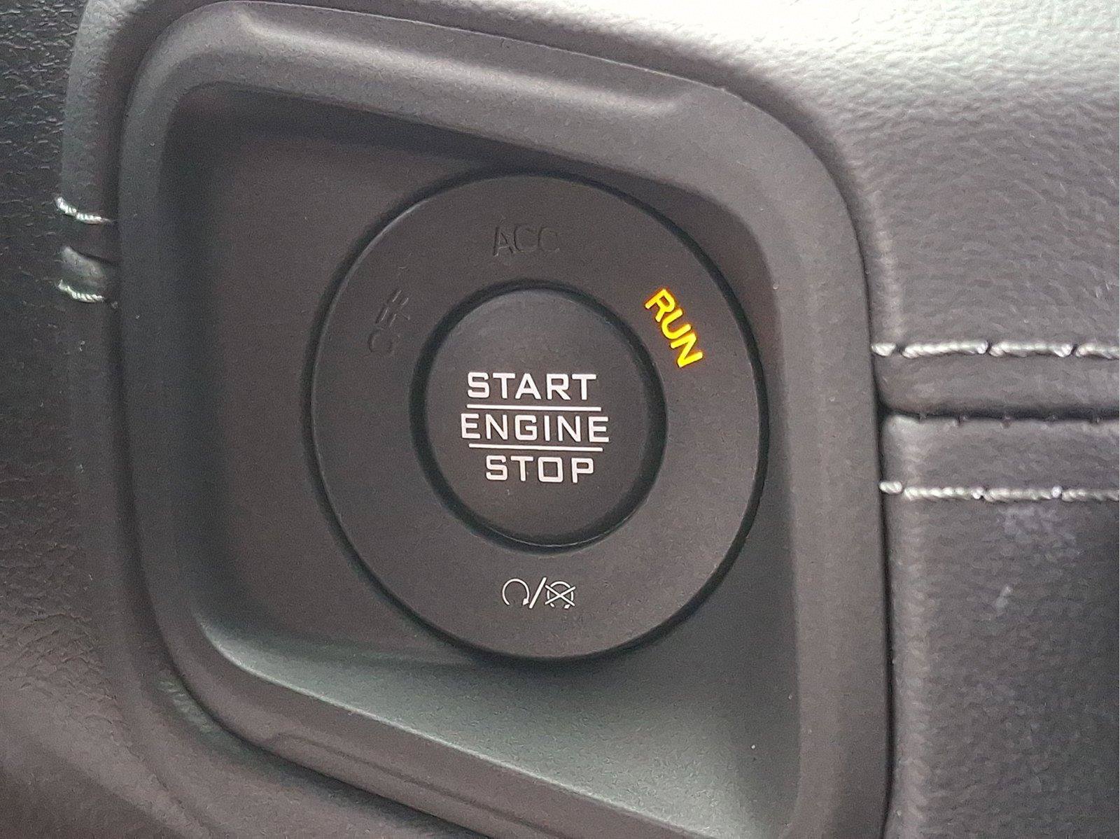 Used 2025 Jeep Wrangler Unlimited Sahara AWD/4WD image 24