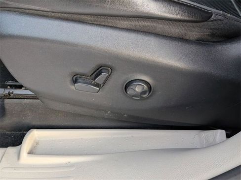 Certified 2019 Chrysler Pacifica Limited image 13