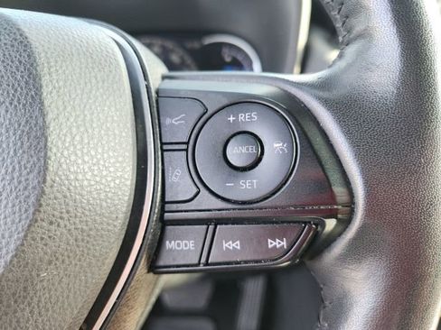 Used 2022 Toyota RAV4 XSE image 17