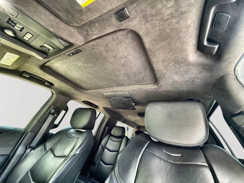 Used 2019 Cadillac Escalade ESV Platinum AWD/4WD image 16