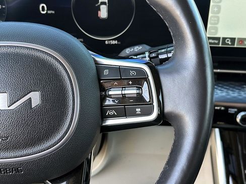 Used 2024 Kia Carnival SX Prestige image 31