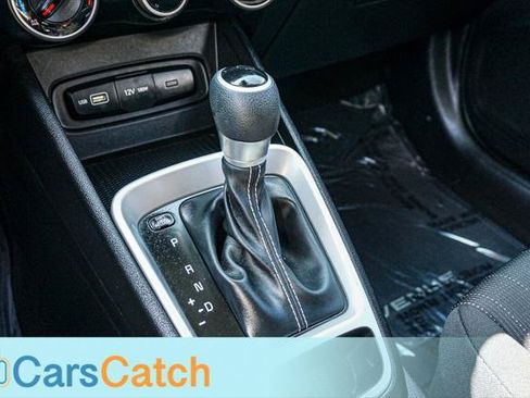 Used 2022 Hyundai Venue SE FWD image 30