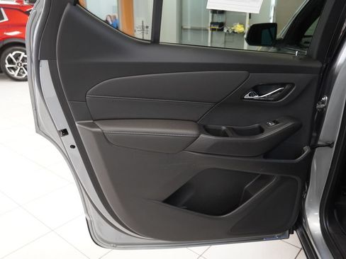 Used 2023 Chevrolet Traverse LT FWD image 23