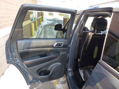 Used 2017 Jeep Grand Cherokee Trailhawk w/ Trailhawk Luxury Group image 33