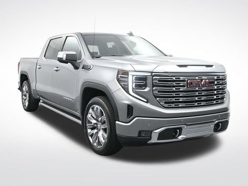 Used 2024 GMC Sierra 1500 Denali w/ Denali Reserve Package AWD/4WD image 3