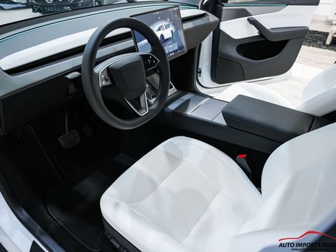 Used 2026 Tesla Model Y Long Range RWD image 8