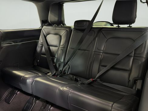 Used 2024 Lincoln Navigator Premiere AWD/4WD image 21