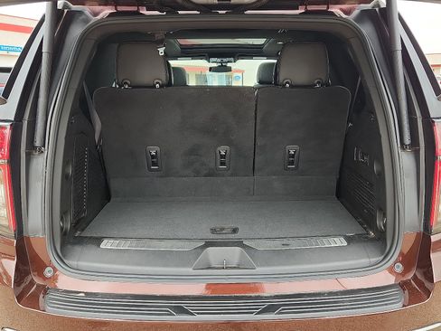 Used 2022 Chevrolet Tahoe Z71 w/ Luxury Package image 10