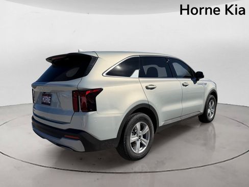 New 2026 Kia Sorento LX FWD image 4